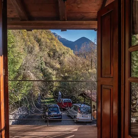 Riverhome فيلة Gávros